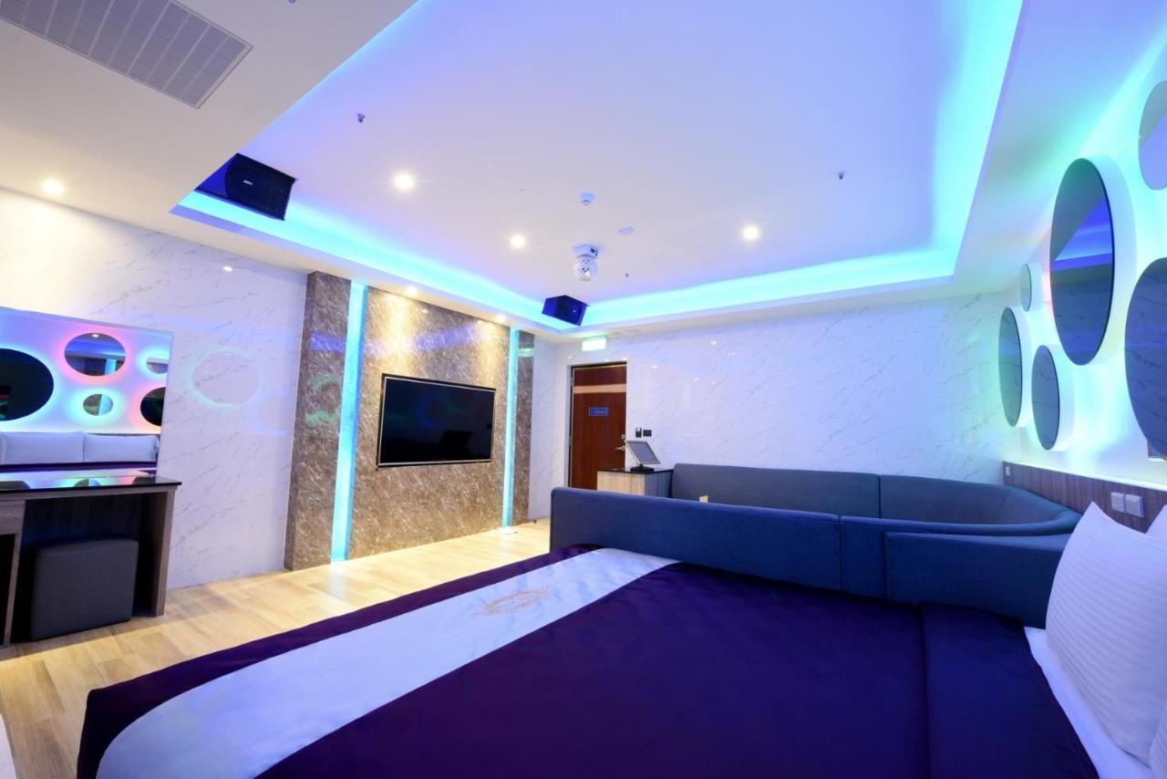 W3 Motel Luzhu Buitenkant foto