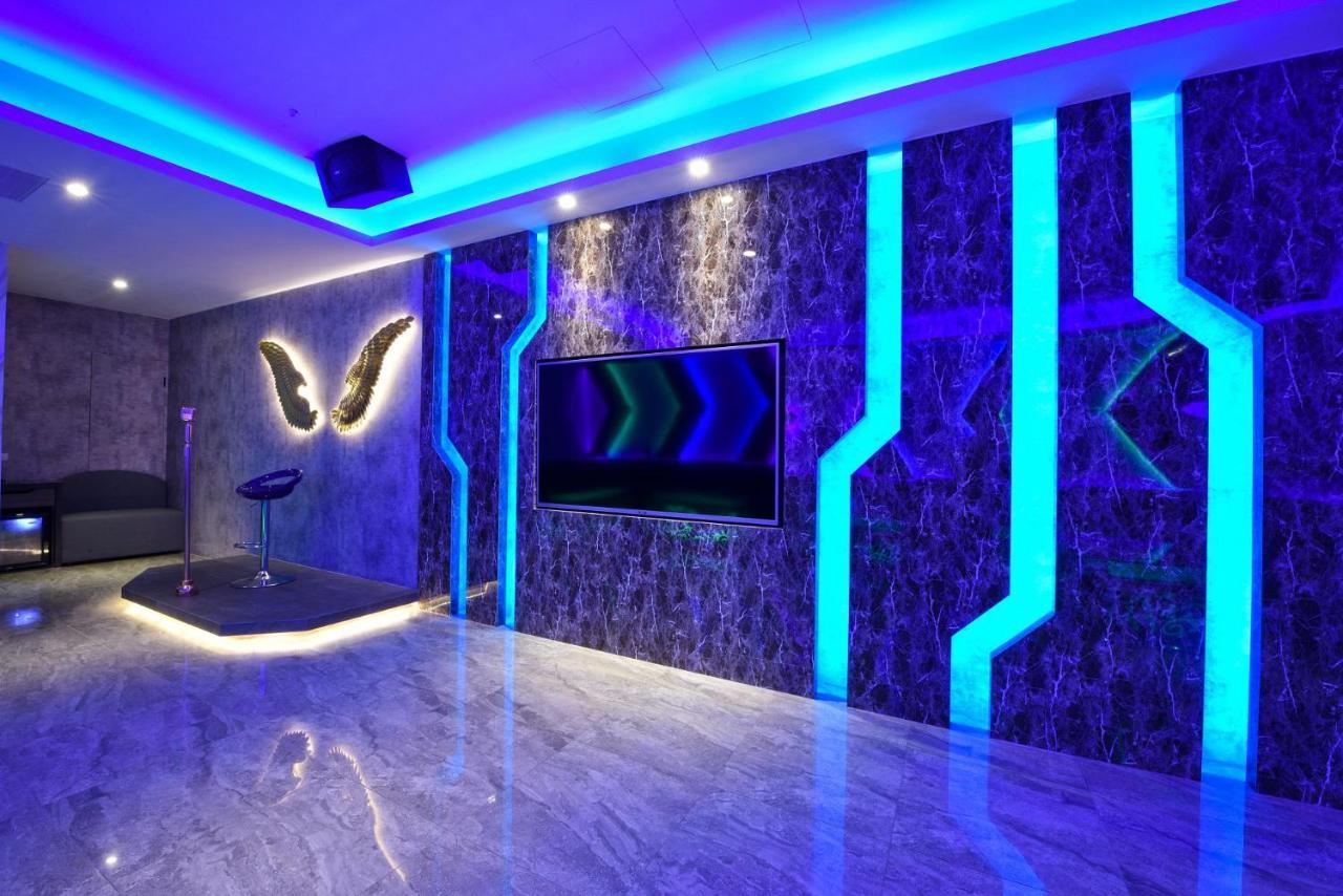 W3 Motel Luzhu Buitenkant foto